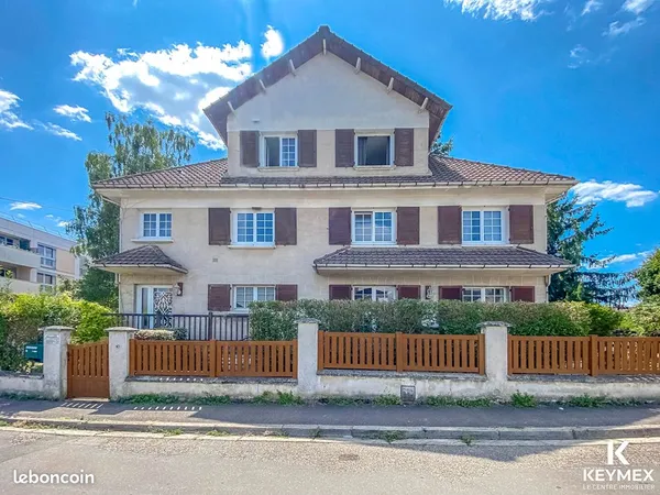 Maison 8 pièces 141 m² 