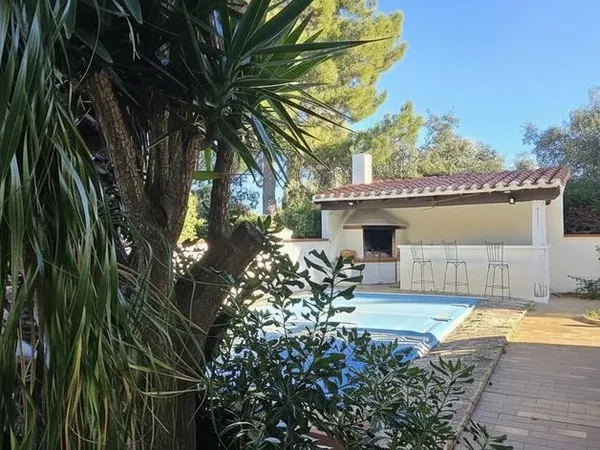 Propriété 12 pièces 215 m² 