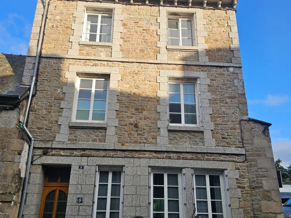 Maison Quintin - vue étang et Château - jardin 