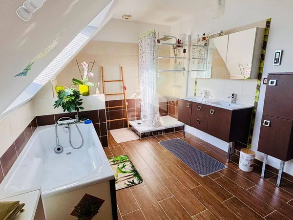 Maison 6 pièces 118 m² 