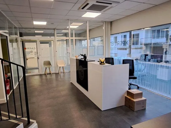 Bureaux 225 m² 