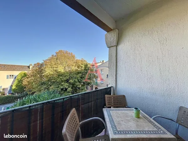 Studio 1 pièce 20 m² 