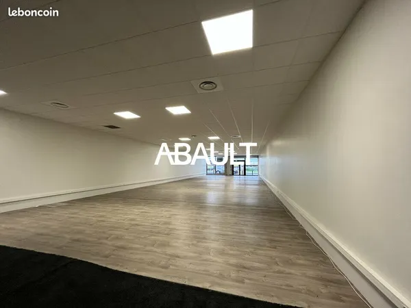 Local commercial 278 m² 