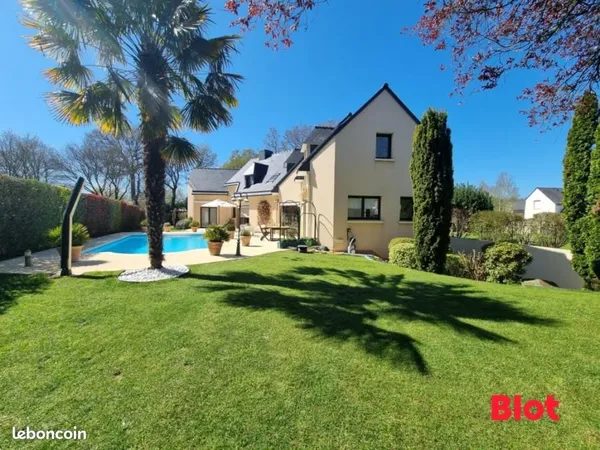 Maison 10 pièces 310 m² 