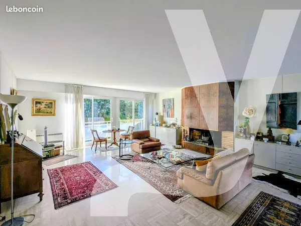 Propriété 7 pièces 178 m² 
