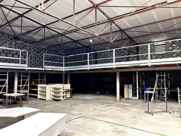 Local commercial 661 m² 