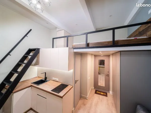 Studio 1 pièce 17 m² 