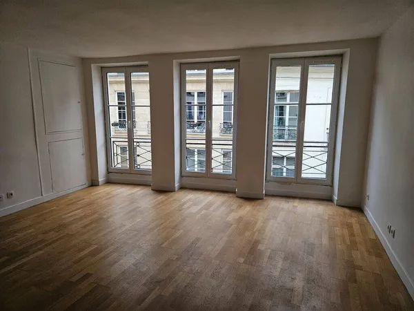 Studio 1 pièce 34 m² 