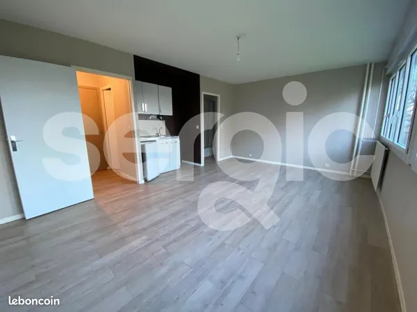 Studio 1 pièce 29 m² 
