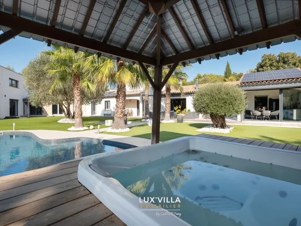 Belle Villa contemporaine avec dépendance 