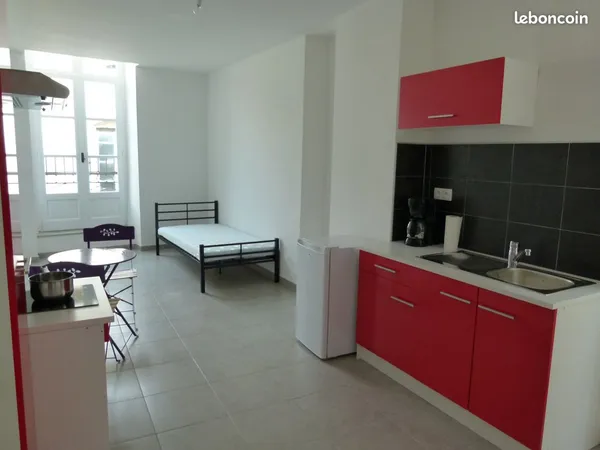 Studio meublé centre ville Bagnols Sur Cèze 