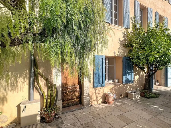 Maison 8 pièces 360 m² 