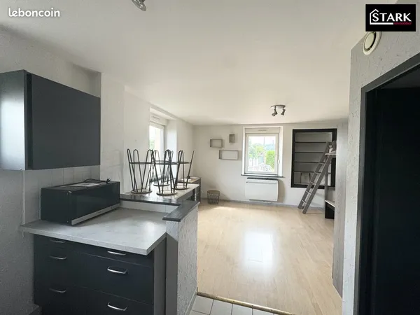 Studio 1 pièce 30 m² 
