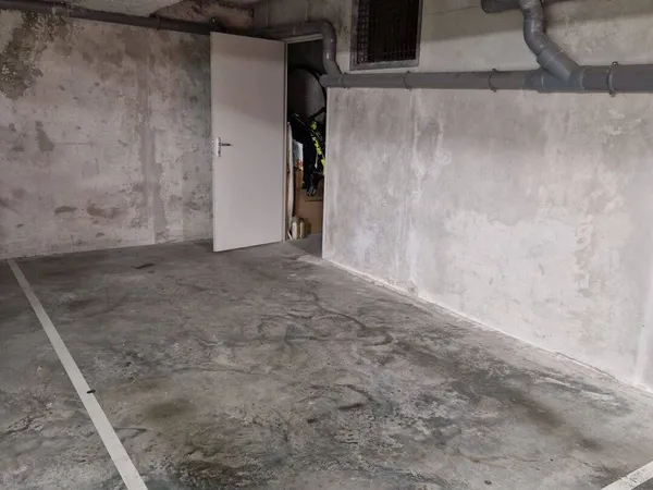 Parking 12 m² 