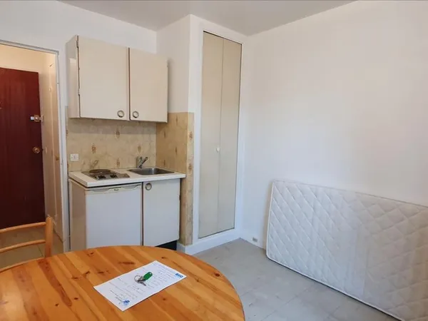 Studette 1 pièce 11 m² 
