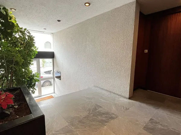 Bureau 6 pièces 125 m² 