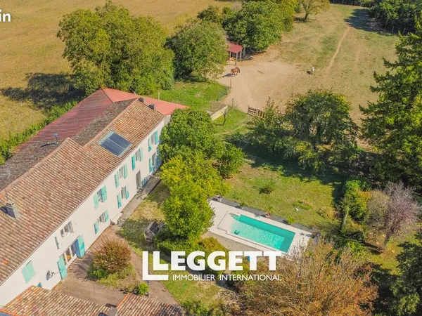 Maison 7 pièces 217 m² 