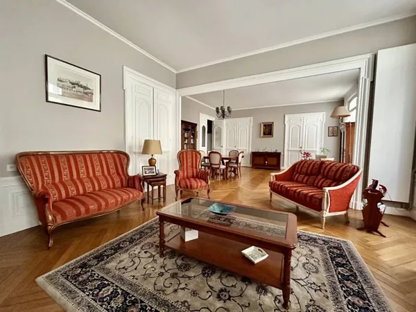 Duplex 7 pièces 208 m² 