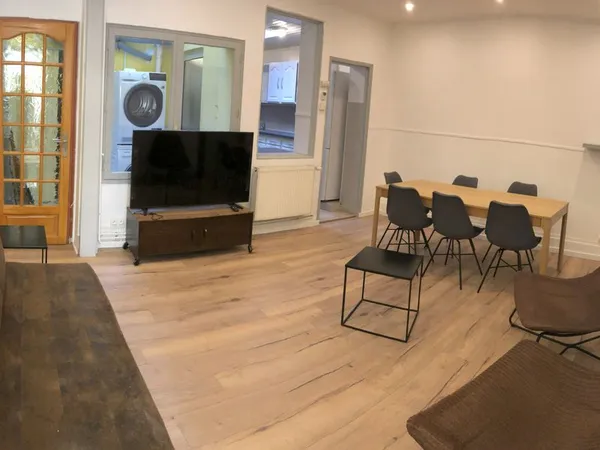 Colocation : Chambre meublée avec salle d'eau privative - 390 + 50 charges - APL - Bail individuel 