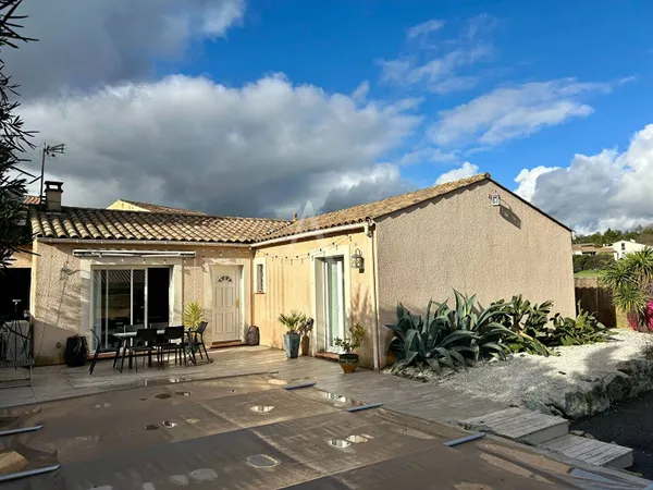 Maison de plain-pied 4 pièces 104 m² 