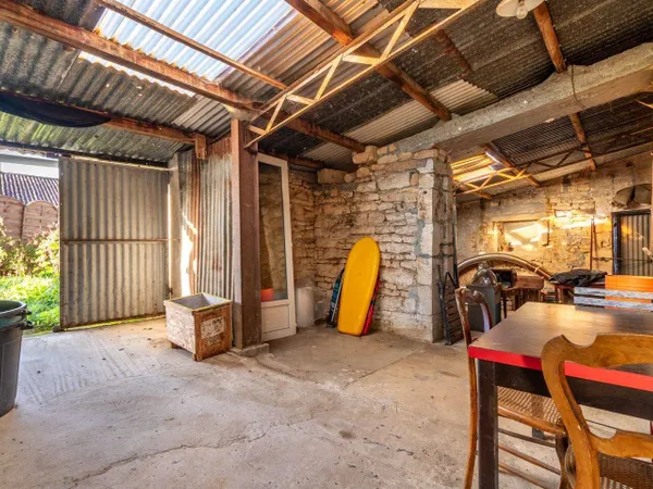 Immobilier professionnel Vente Saint-Savinien   53000€