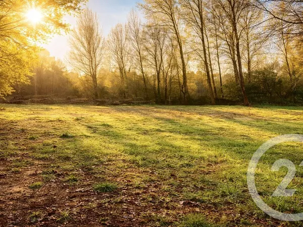 Terrain 890 m² 
