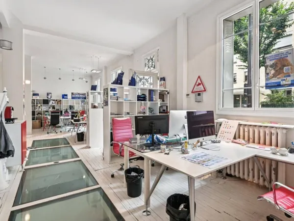 Bureau 220 m² 
