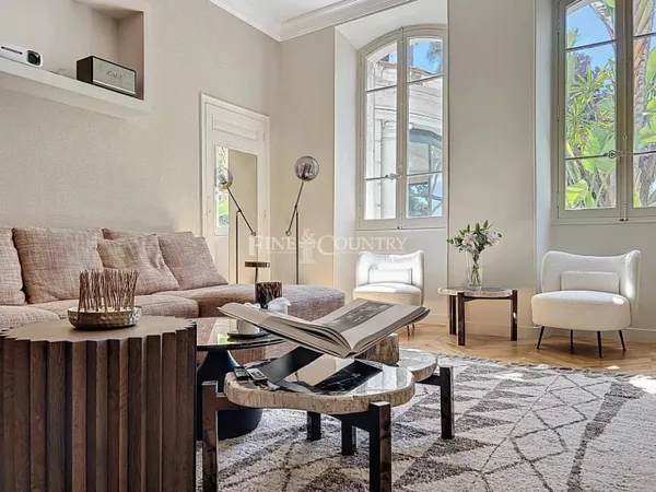 À vendre appartement bourgeoise à Cannes, centre ville à pied 