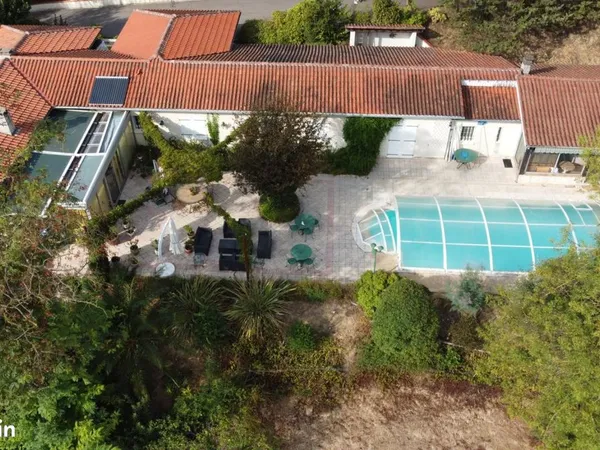 Maison 6 pièces 335 m² 