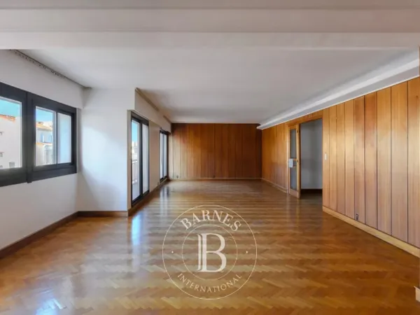 Vente appartement familial à rénover - Grande surface - Marseill 