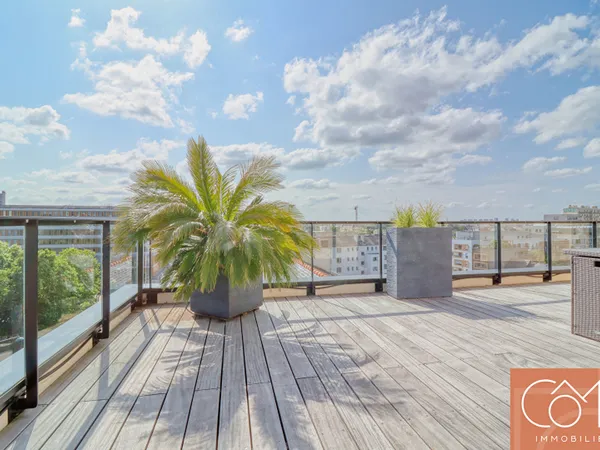 À VENDRE CHEZ CÔME IMMOBILIER - DERNIER ETAGE - APPARTEMENT D'EXEPTION AVEC TERRASE DE 65 M² - 