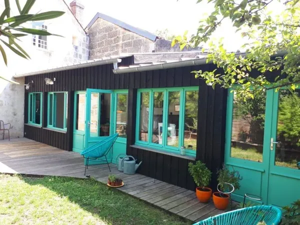 Maison en pierre de 9 pièces principales 
