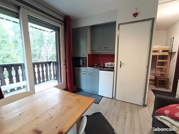 Studio 1 pièce 18 m² 