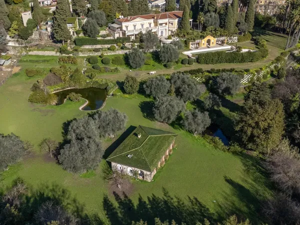 Villa palladienne avec vaste terrain - Menton 