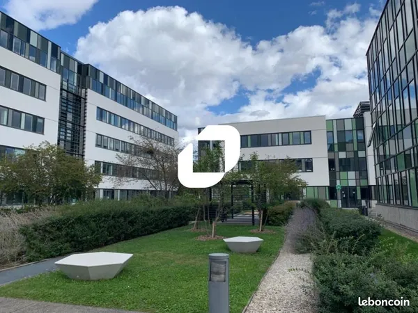 Bureau 3 646 m² 