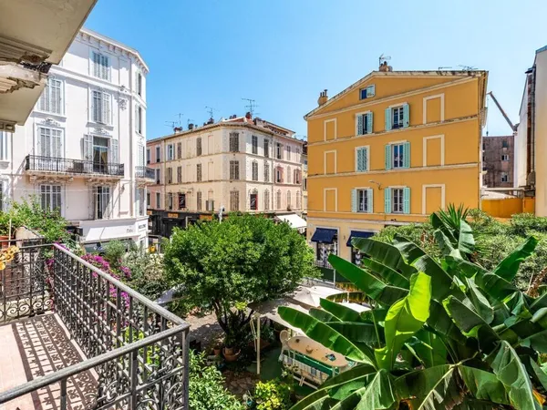 Appartement 2 pièces 81 m² 