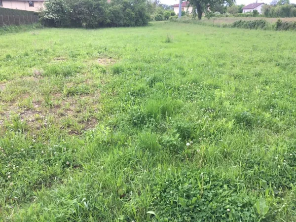 Terrain 827 m² 