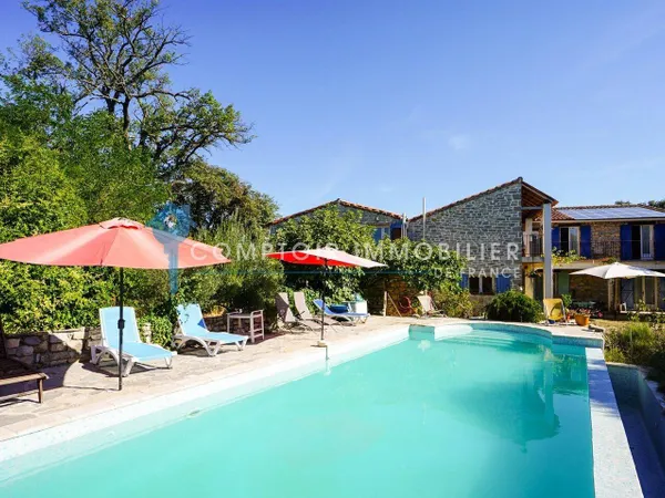 Mas provençal 10 pièces 338 m² 