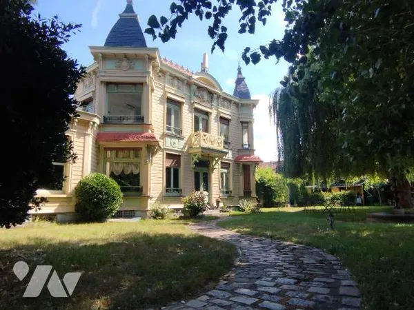 Maison 9 pièces 185 m² 