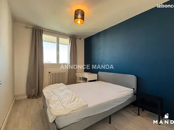 Chambre 4 pièces 9 m² 