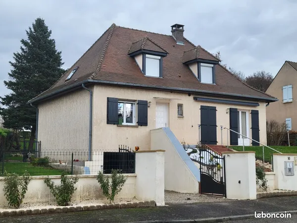 Maison de caractère disponible en Août 2026 