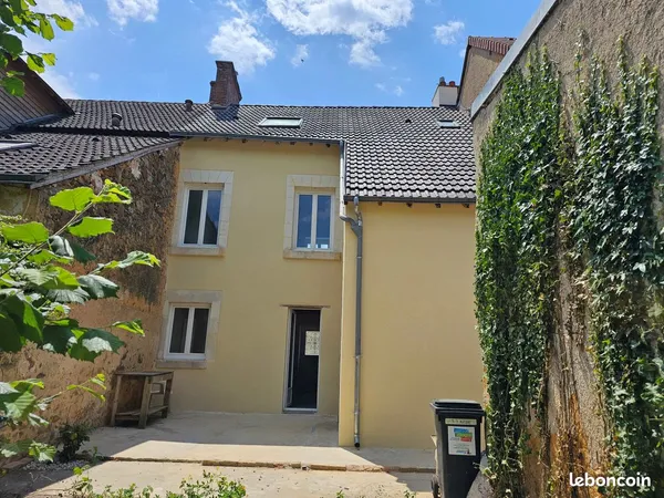 INVESTISSEMENT Maison rénovée 94m2, trois chambres, dépendance et jardin 