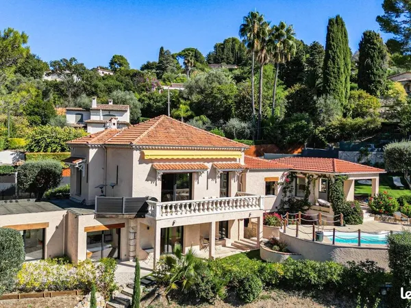 Maison 6 pièces 204 m² 
