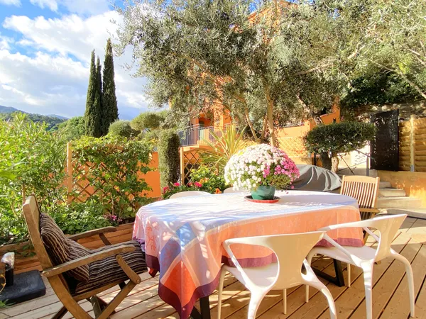 A COLLIOURE, UN MAGNIFIQUE APPARTEMENT AVEC TERRASSE, JARDIN 
