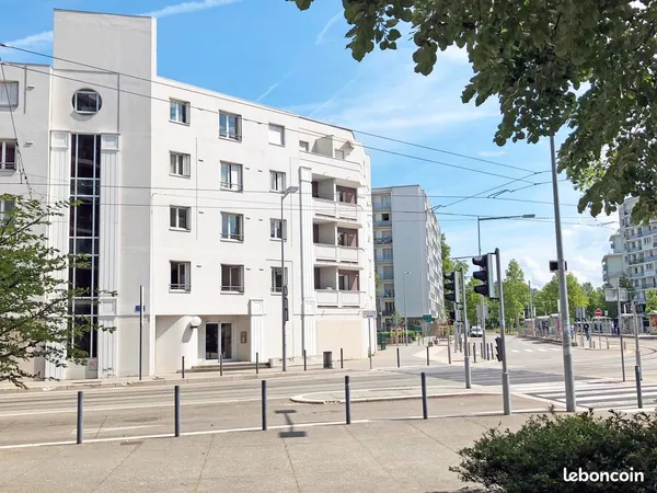 GRE - 3P+C 67m2 Arrêt Valmy-Flandrin TramC (Proche Université et NEYRPIC) 