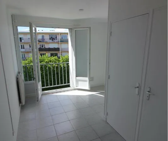 Loue studio 13M2 Evreux proche gare 