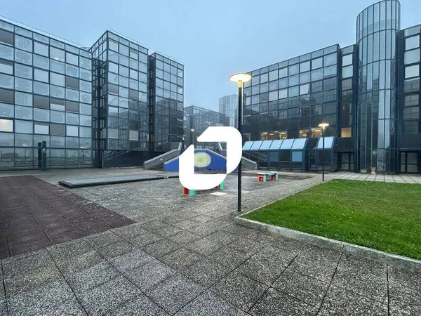 Bureaux 172 m² 