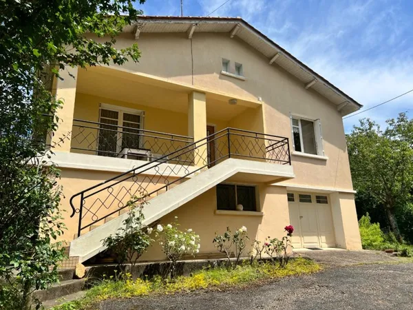 A 5 MIN DE LALINDE, JOLIE MAISON SUR SOUS SOL DE 74 MÂ² HABITABLE