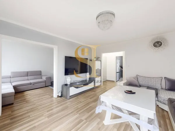 Appartement 4 pièces 77 m² 