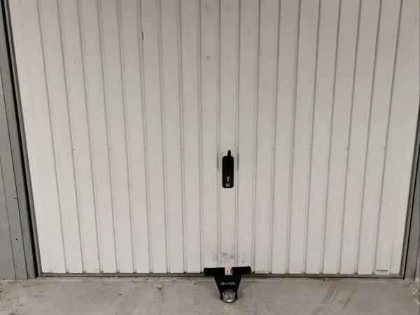 Garage 15 m2 sous sol securise 